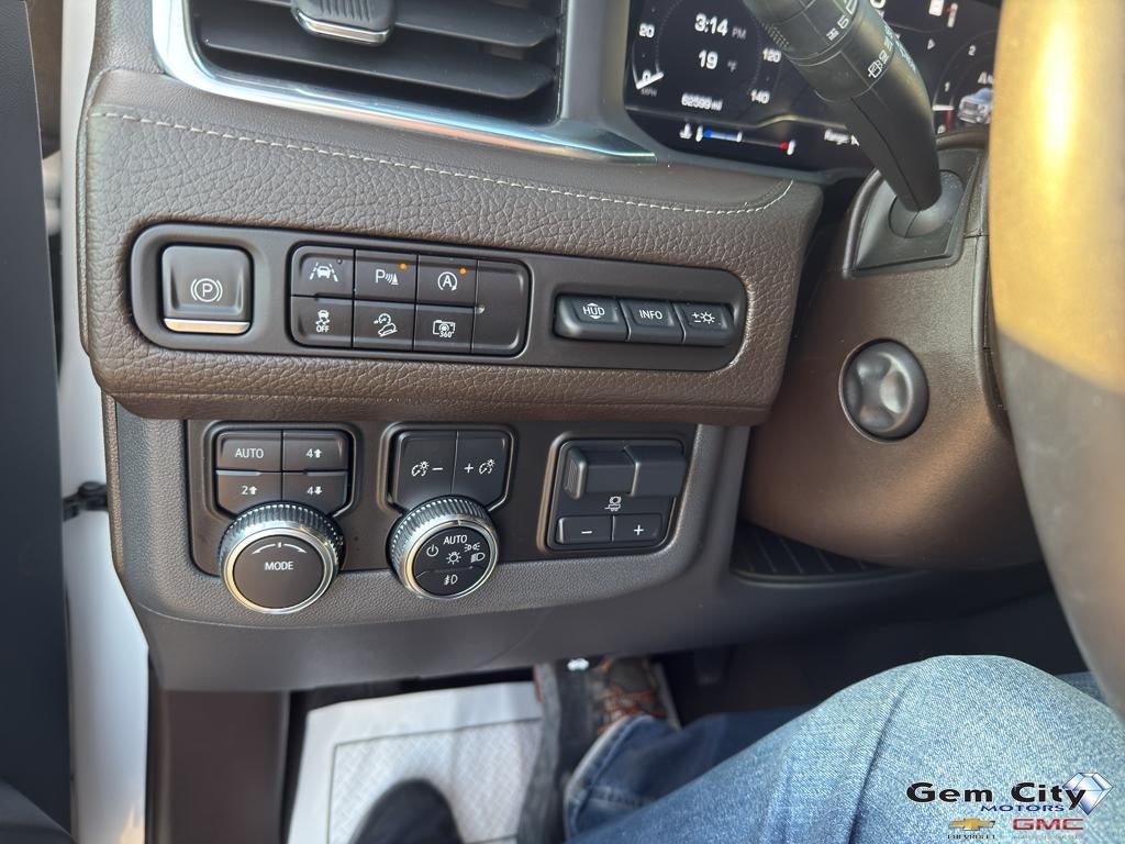 2023 GMC Yukon XL Denali