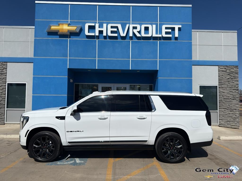2025 GMC Yukon Denali AWD's photo