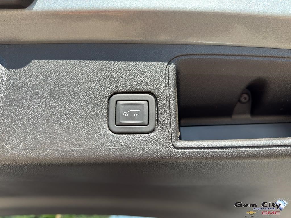 2023 GMC Terrain Denali