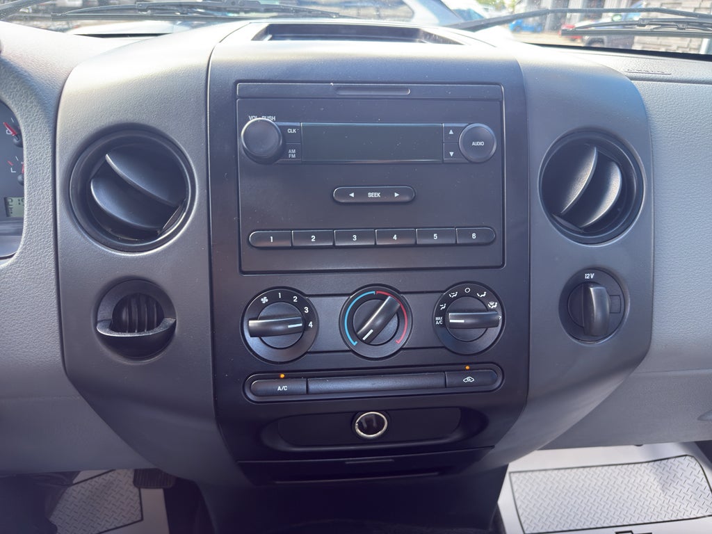 2005 Ford F-150 XL