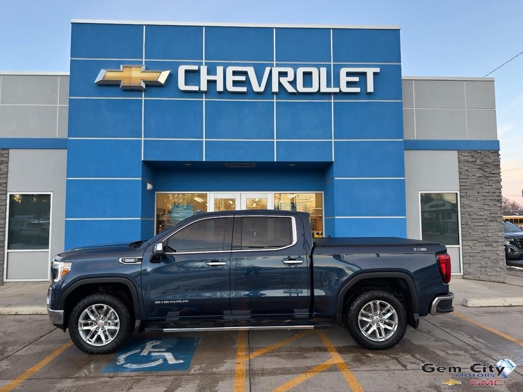 2021 GMC Sierra 4WD Crew Cab Short Box SLT's photo