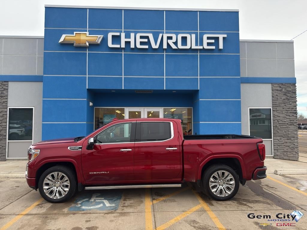 2022 GMC Sierra 4WD Crew Cab Short Box Denali's photo