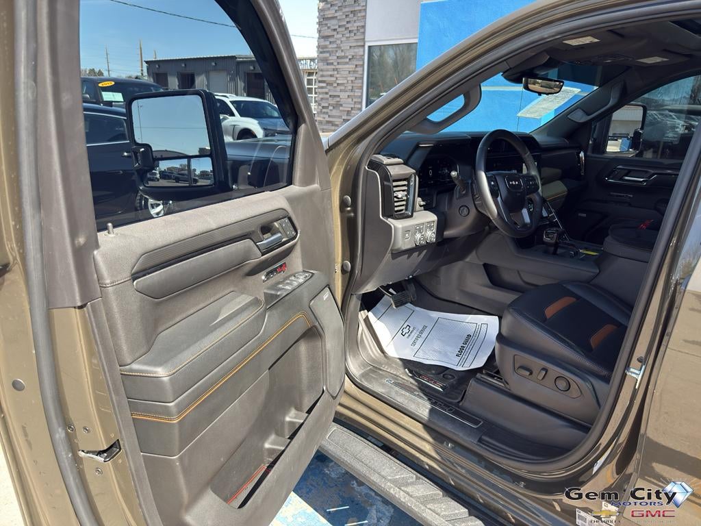 2023 GMC Sierra 1500 AT4